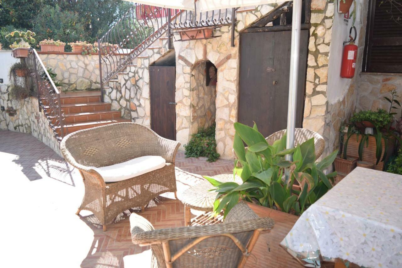 Bed &Breakfast Pinetamare Bed & Breakfast Castel Volturno Ngoại thất bức ảnh